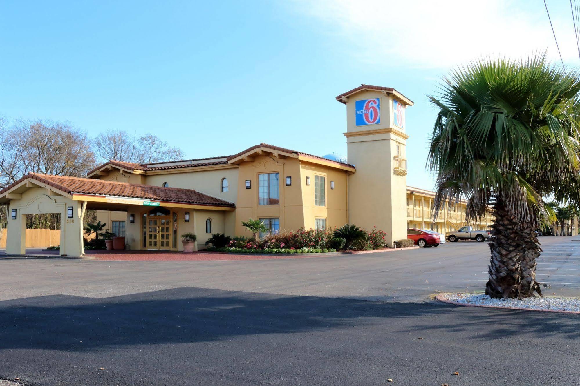 6-beaumont, Tx Hotel