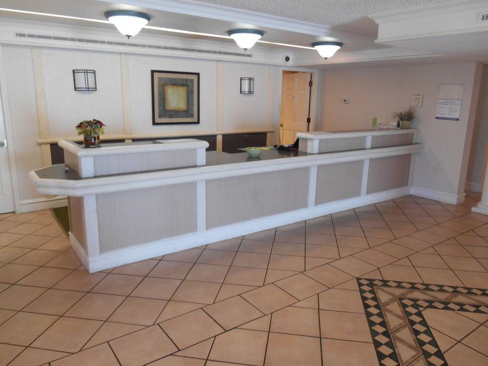 Hotel 6-beaumont, Tx 2*